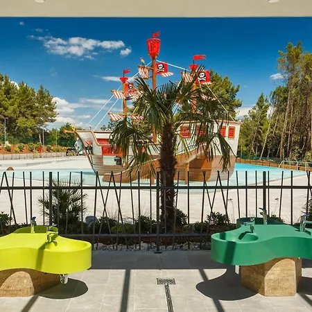 Nice Stacaravan In Vabriga With Wifi Camping 5*