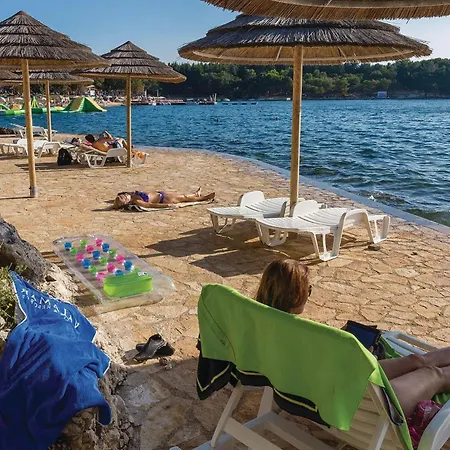 Nice Stacaravan In Vabriga With Wifi Camping