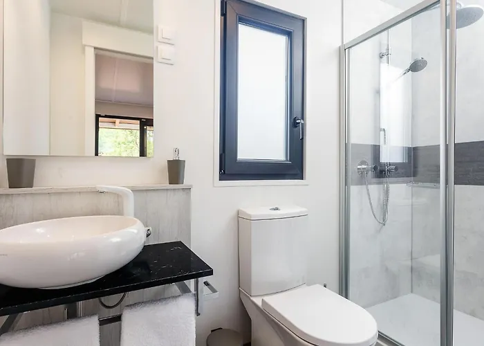 Camping 2 Bedroom Awesome Stacaravan In Vabriga