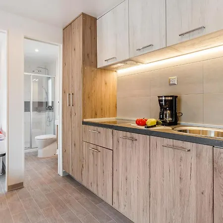 2 Bedroom Awesome Stacaravan In Vabriga