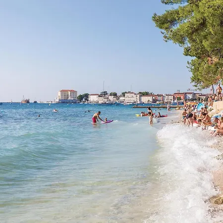 2 Bedroom Awesome Stacaravan In Vabriga 5*