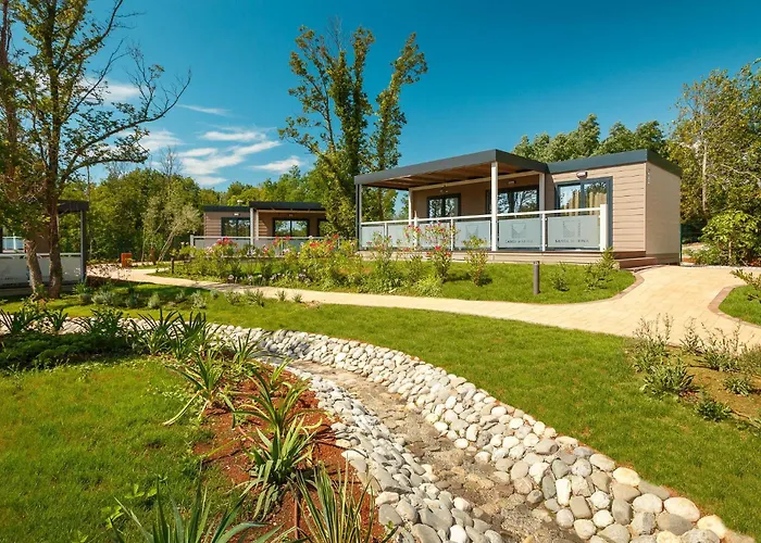 2 Bedroom Awesome Stacaravan In Vabriga 5* Poreč