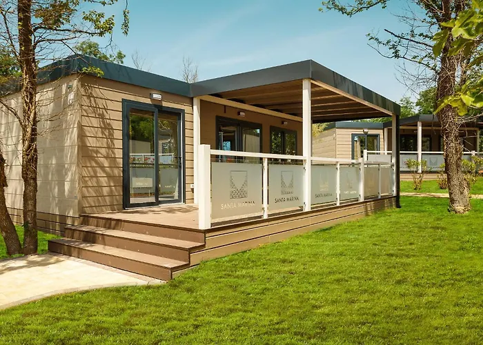 2 Bedroom Awesome Stacaravan In Vabriga אתר קמפינג פורץ