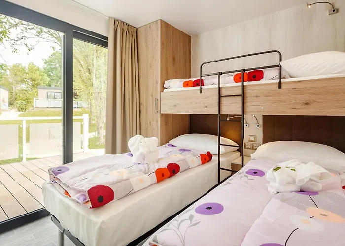 2 Bedroom Awesome Stacaravan In Vabriga Porec