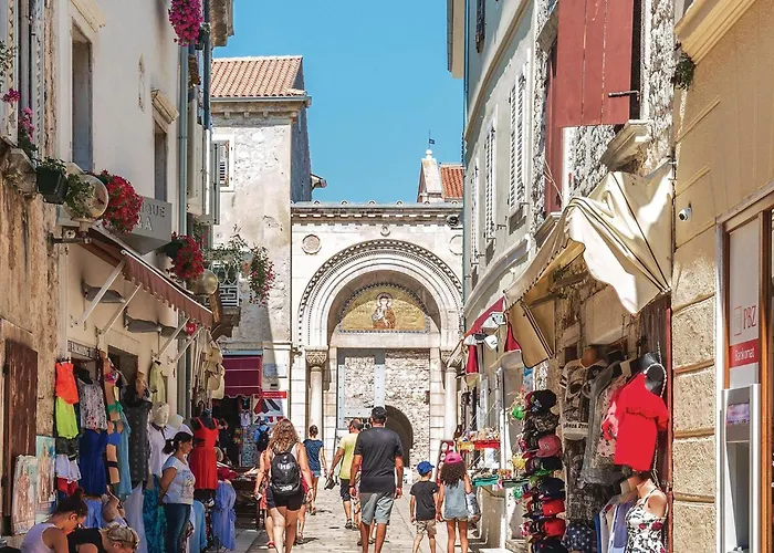 2 Bedroom Awesome Stacaravan In Vabriga