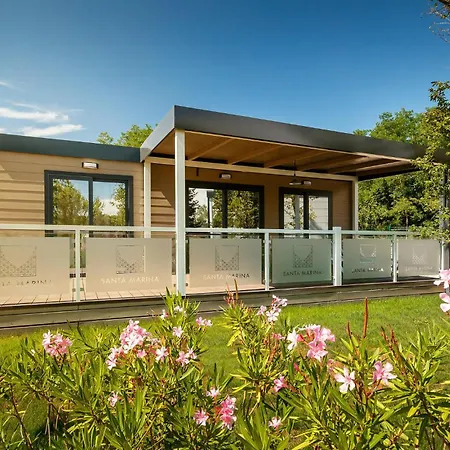 2 Bedroom Cozy Stacaravan In Vabriga 5* Porec