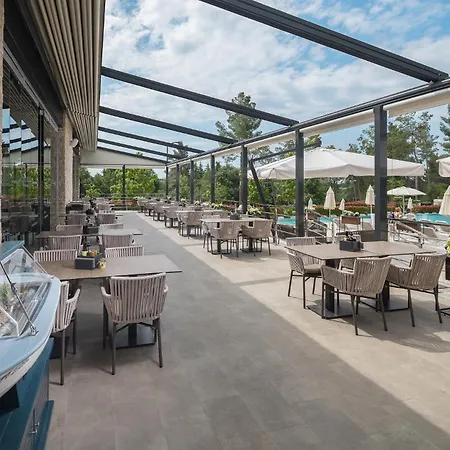 2 Bedroom Awesome Stacaravan In Vabriga 5*